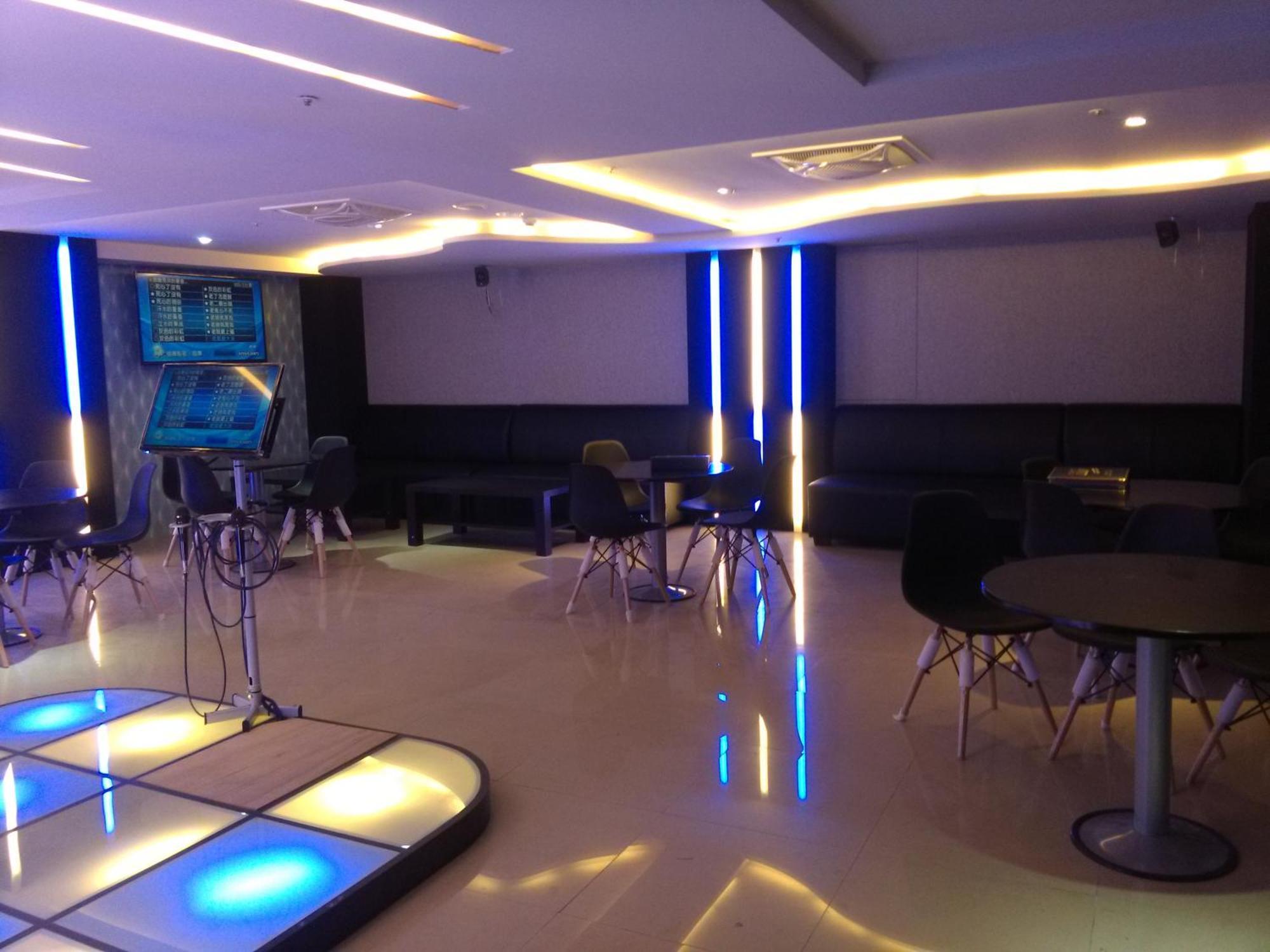 Dengfeng Milan Business Hotel Huwei Экстерьер фото
