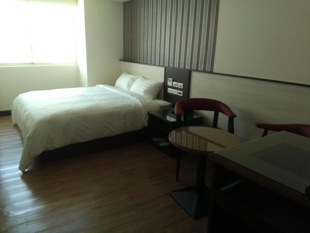 Dengfeng Milan Business Hotel Huwei Экстерьер фото